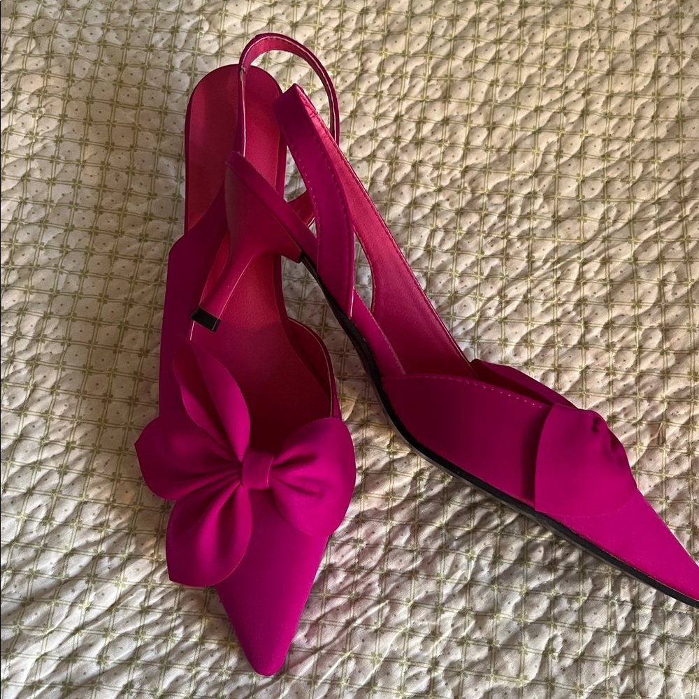 Elegant Pink Bow Slingback Heels - Picture 2 of 3
